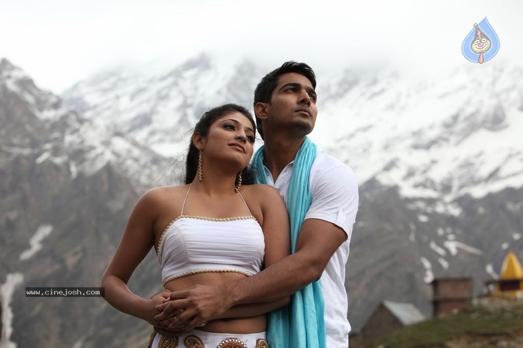 Thulli Ezhunthathu Kadhal Tamil Movie Stills - 109 / 112 photos