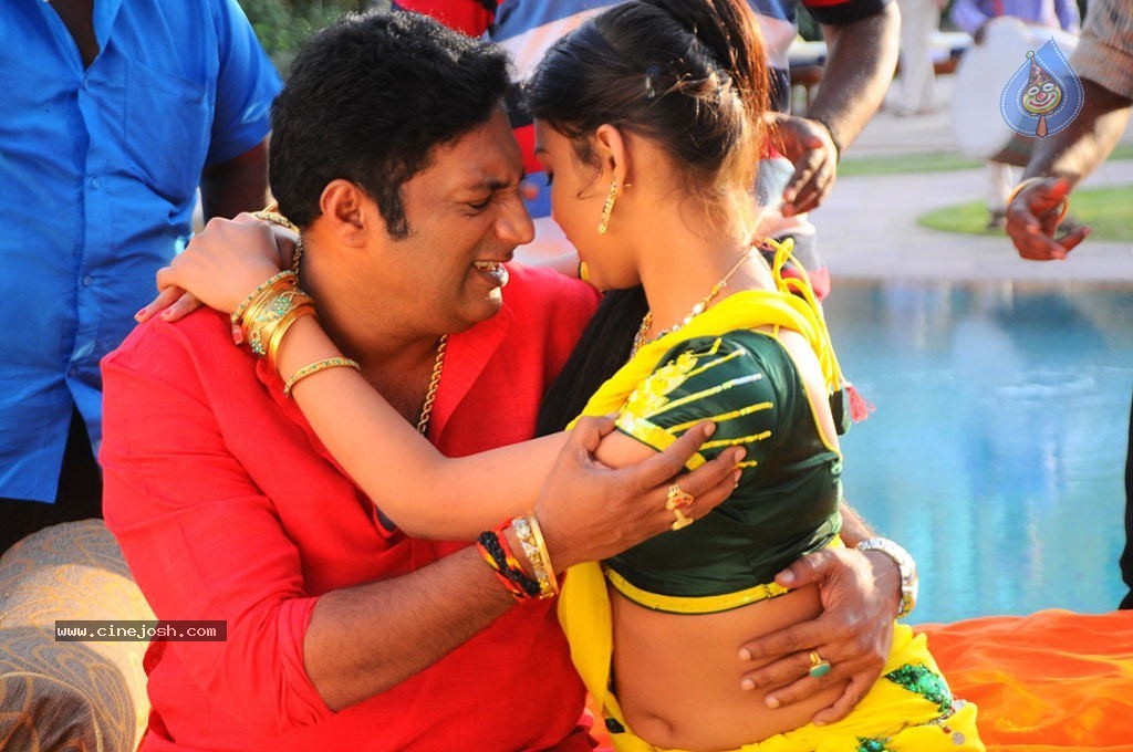 Thulli Vilayadu Tamil Movie Stills - 3 / 37 photos