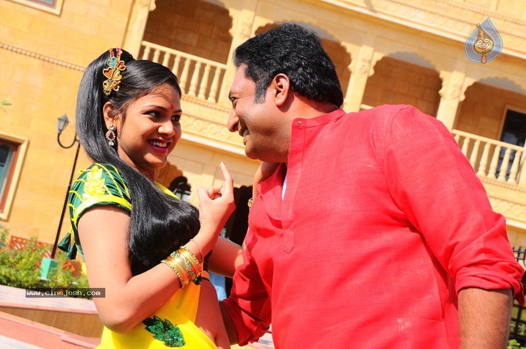 Thulli Vilayadu Tamil Movie Stills - 14 / 37 photos