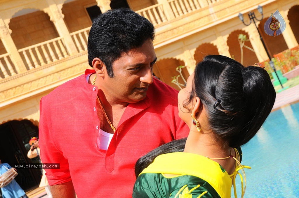 Thulli Vilayadu Tamil Movie Stills - 25 / 37 photos