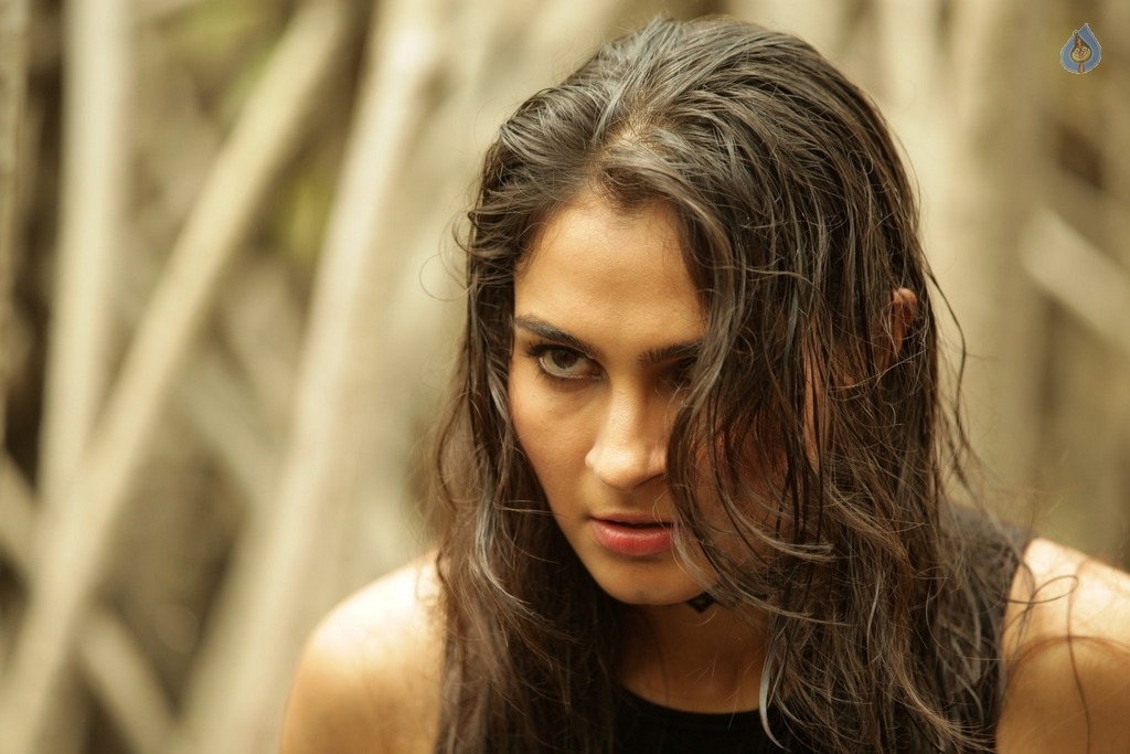 Thupparivaalan tamil cheap full movie