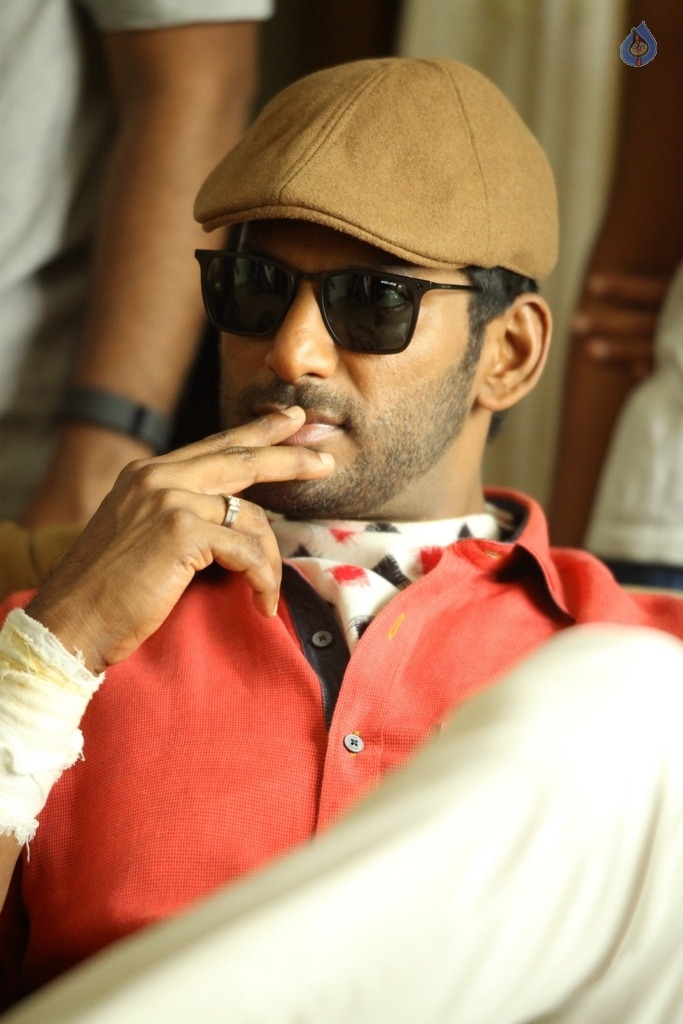 Thupparivaalan Tamil Film Stills Photo 9 of 41