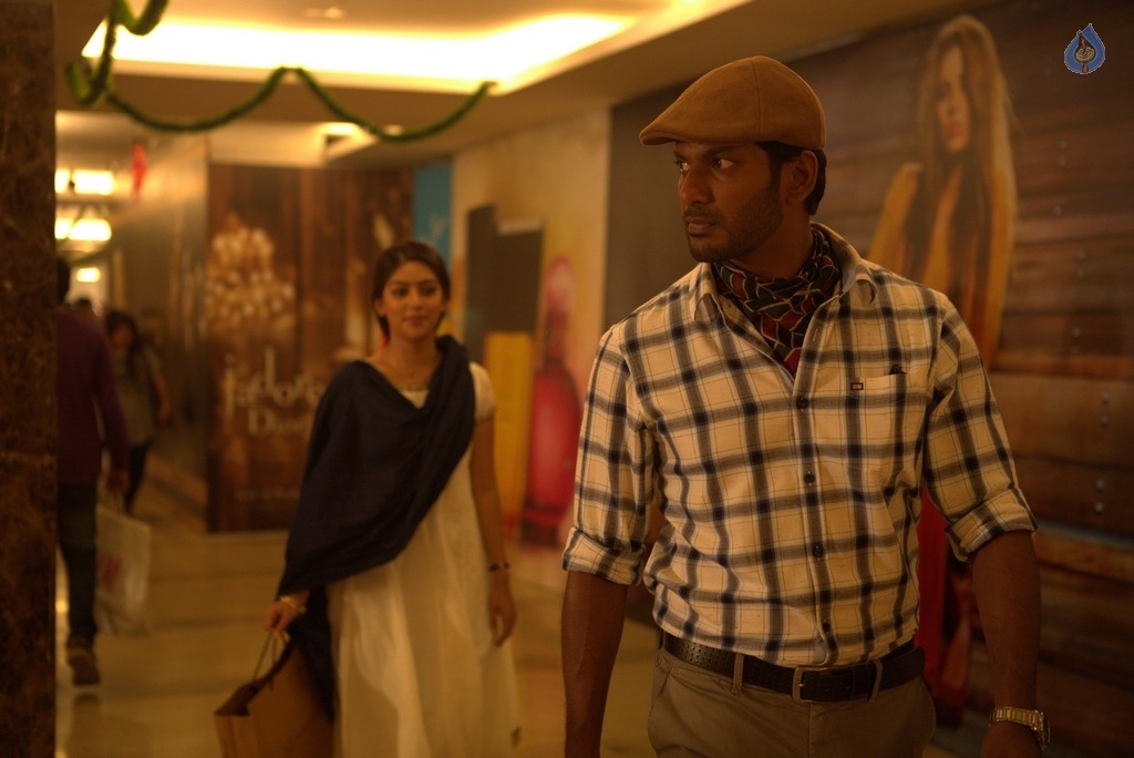 Thupparivaalan Tamil Film Stills - 38 / 41 photos