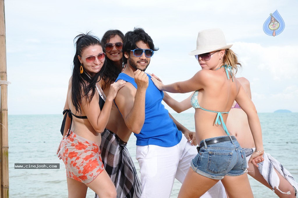 Tiger Vishva Tamil Movie Stills - 17 / 39 photos