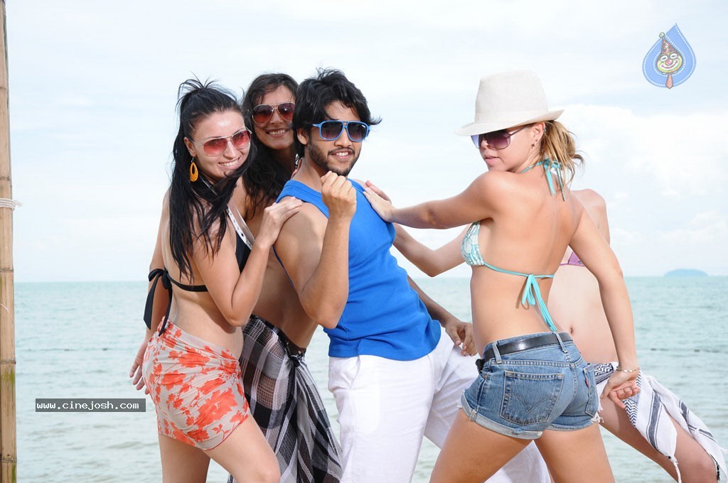 Tiger Vishva Tamil Movie Stills - 35 / 39 photos