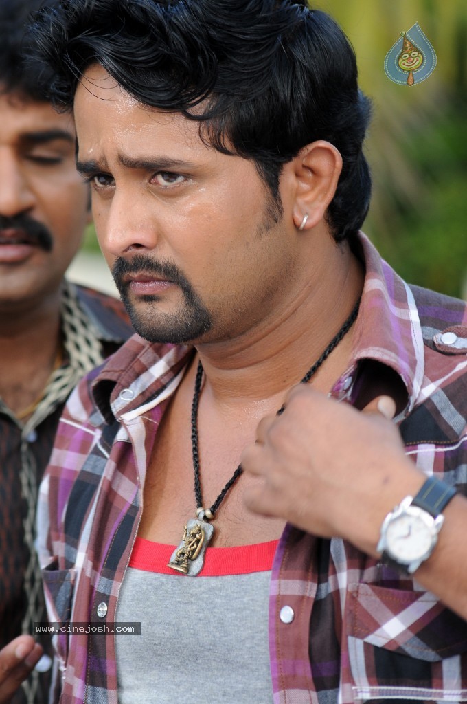 Tikka Movie New Stills - 27 / 89 photos