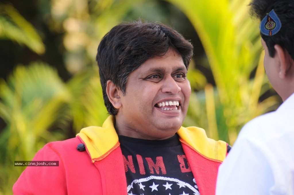 Tikka Movie New Stills - 42 / 89 photos