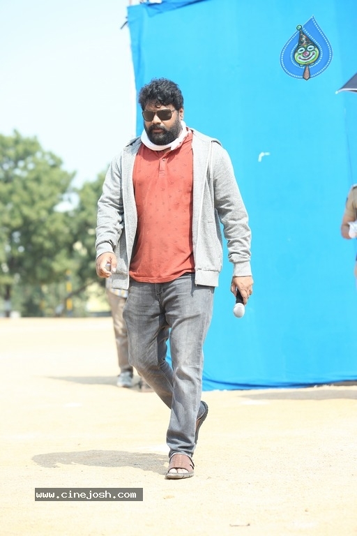 Touch Chesi Chudu Movie Working Stills - 8 / 12 photos