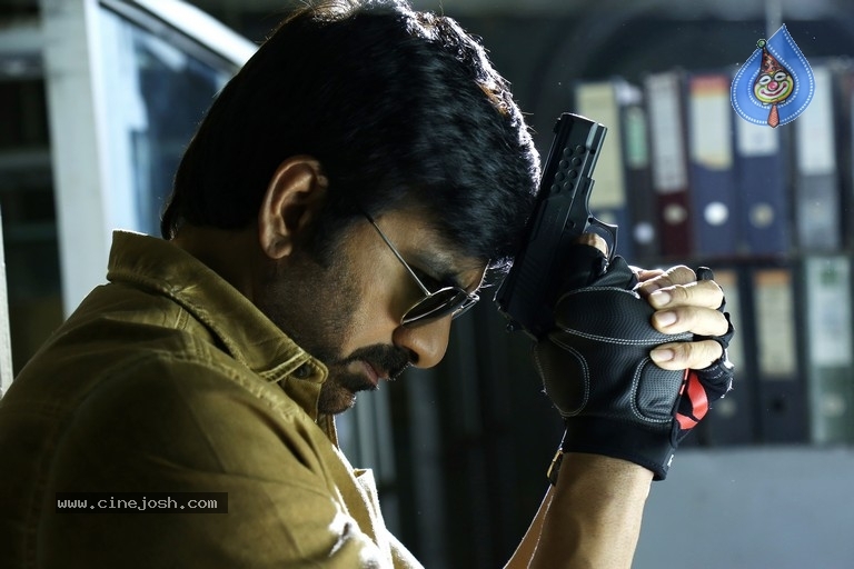 Touch Chesi Chudu Photos and Posters - 32 / 33 photos