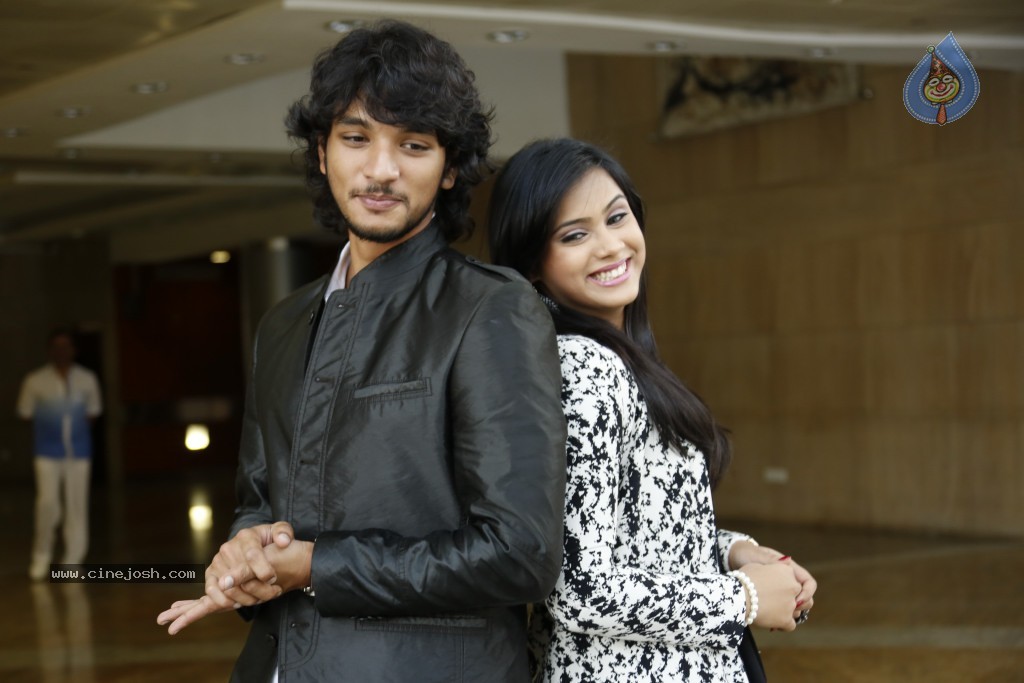 Tulasi and Gautham Karthik Stills - 7 / 70 photos