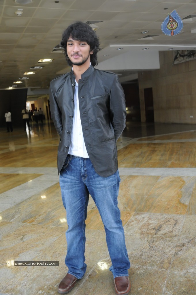 Tulasi and Gautham Karthik Stills - 9 / 70 photos