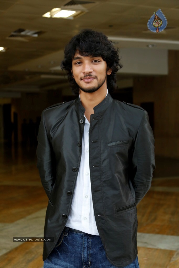 Tulasi and Gautham Karthik Stills - 18 / 70 photos