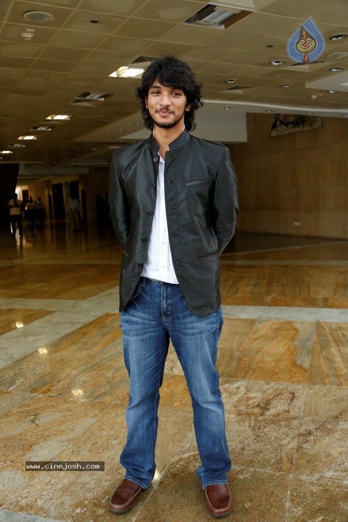 Tulasi and Gautham Karthik Stills - 20 / 70 photos