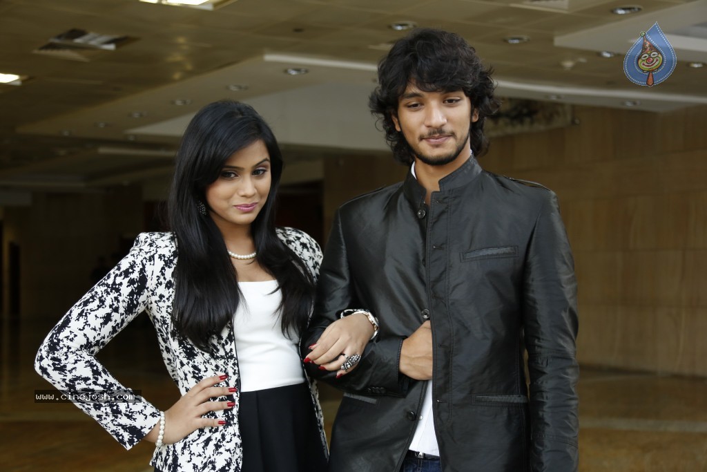 Tulasi and Gautham Karthik Stills - 21 / 70 photos