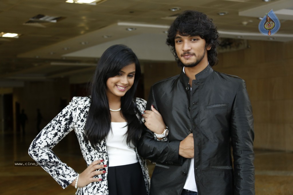 Tulasi and Gautham Karthik Stills - 25 / 70 photos