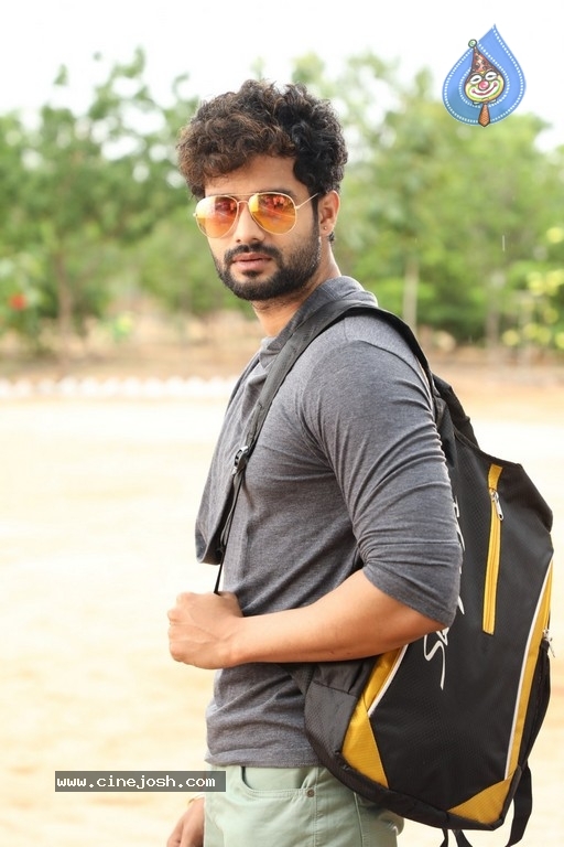 Two Friends Movie Stills - 33 / 42 photos