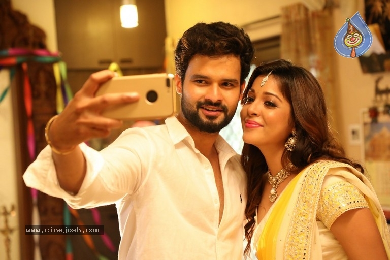 Two Friends Movie Stills - 41 / 42 photos