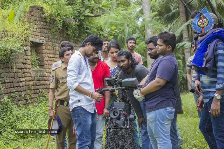 U Movie Stills And Working Stills - 6 / 7 photos