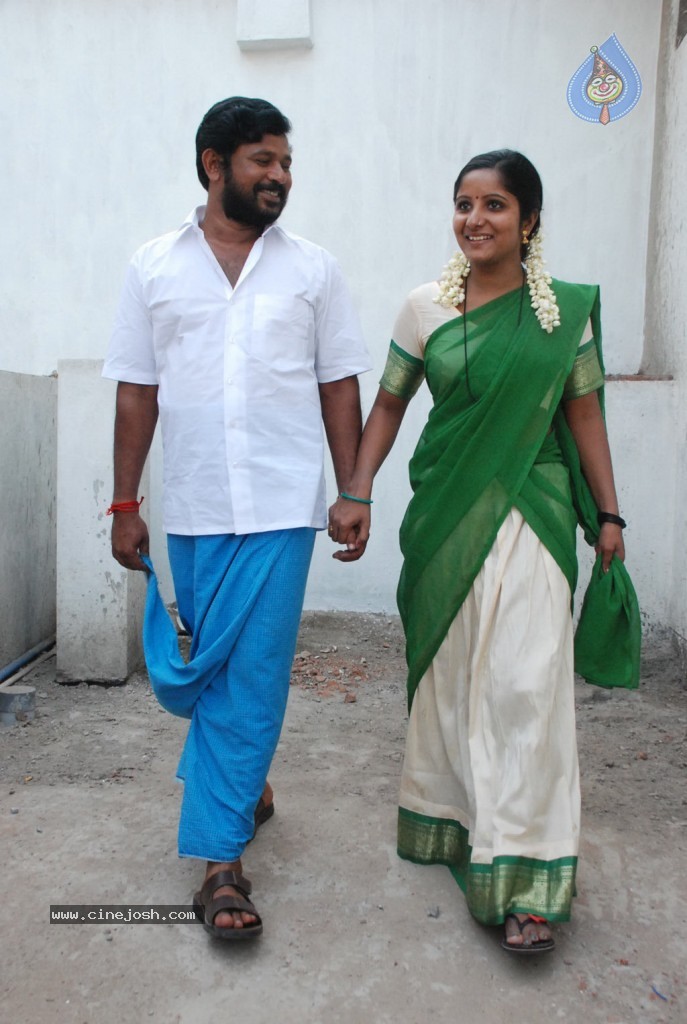 Un Bodhaikku Naan Oorugava Tamil Movie Spicy Stills - 6 / 20 photos