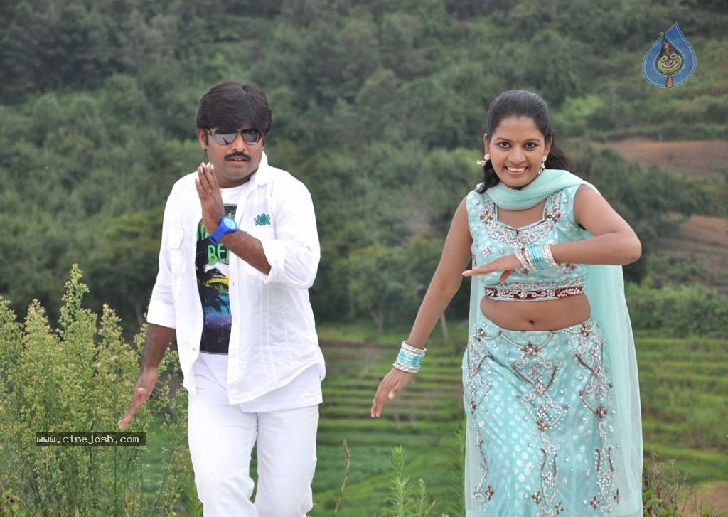 Unakku 20 Enakku 40 Tamil Movie Stills - 19 / 41 photos