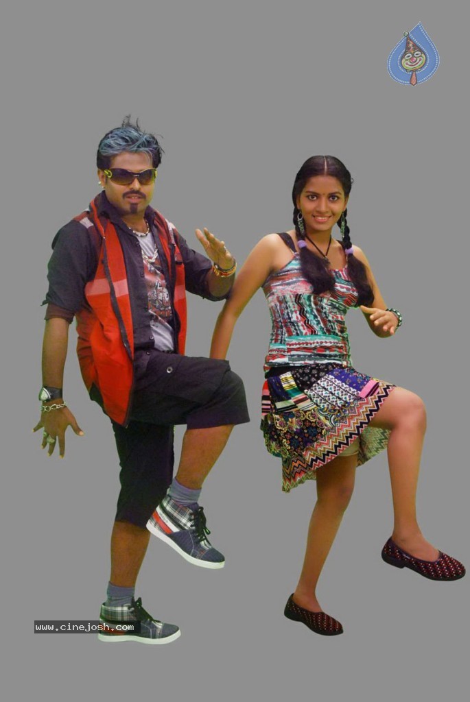 Unakku 20 Enakku 40 Tamil Movie Stills - 33 / 41 photos