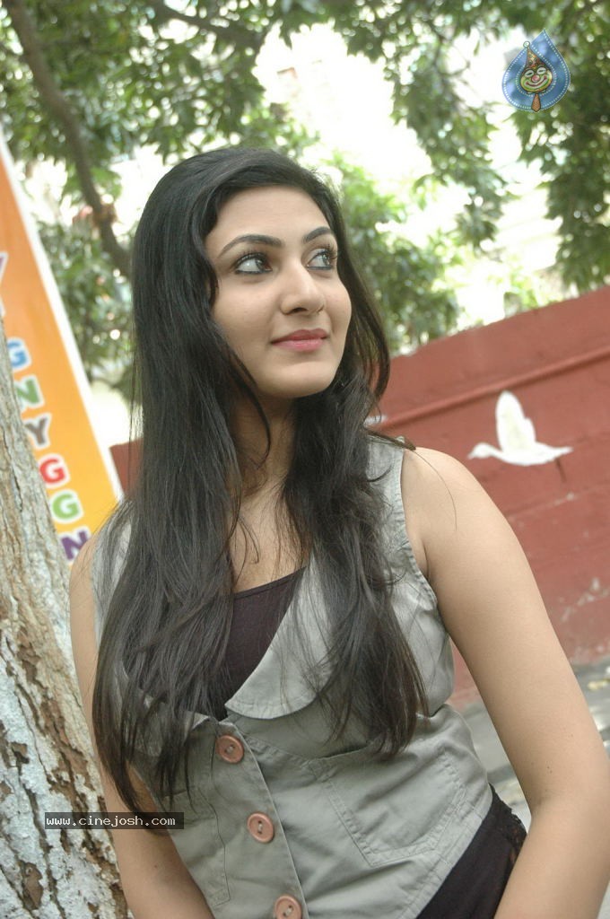 Unnodu Oru Naal Tamil Movie Photos - 28 / 44 photos