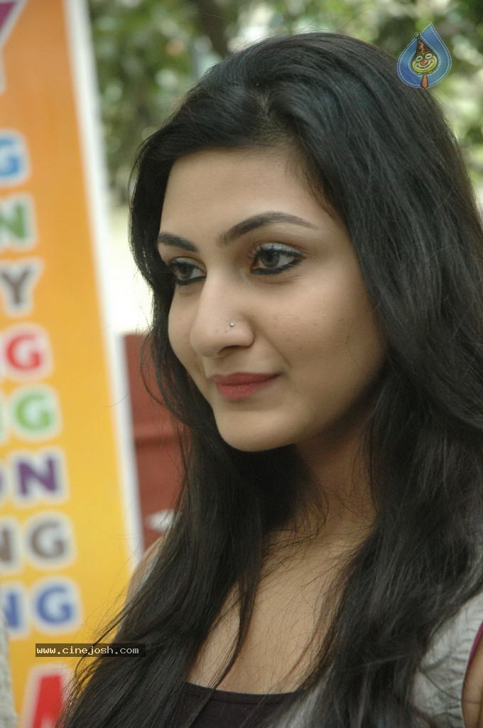 Unnodu Oru Naal Tamil Movie Photos - 41 / 44 photos