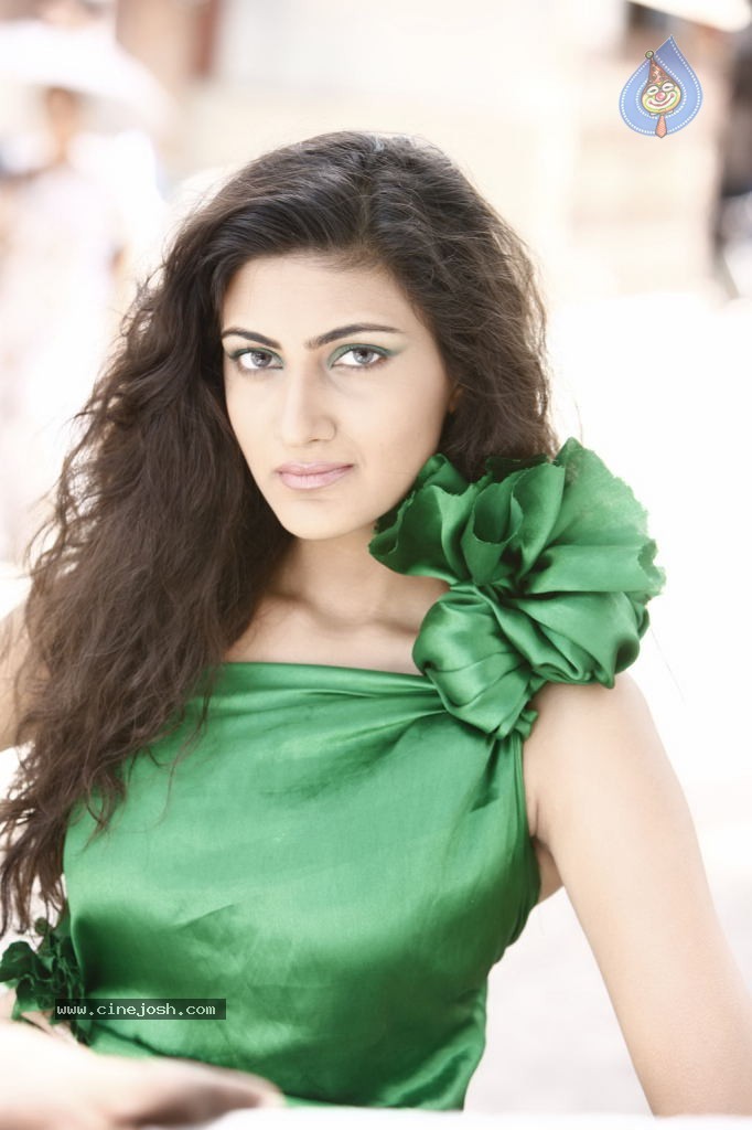 Unnodu Oru Naal Tamil Movie Photos - 42 / 44 photos