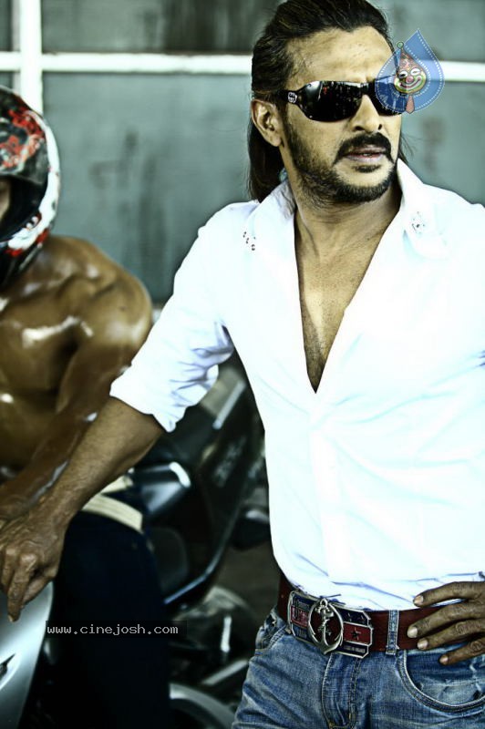 Upendra Super Movie Stills - 32 / 93 photos
