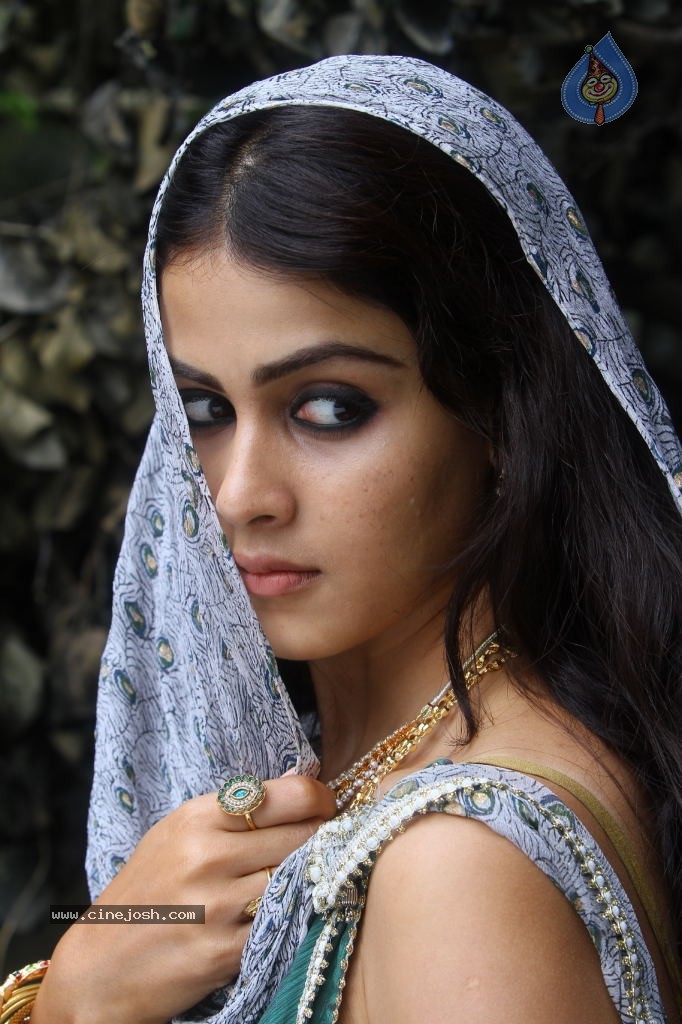 Urumi Movie New Stills - 2 / 56 photos