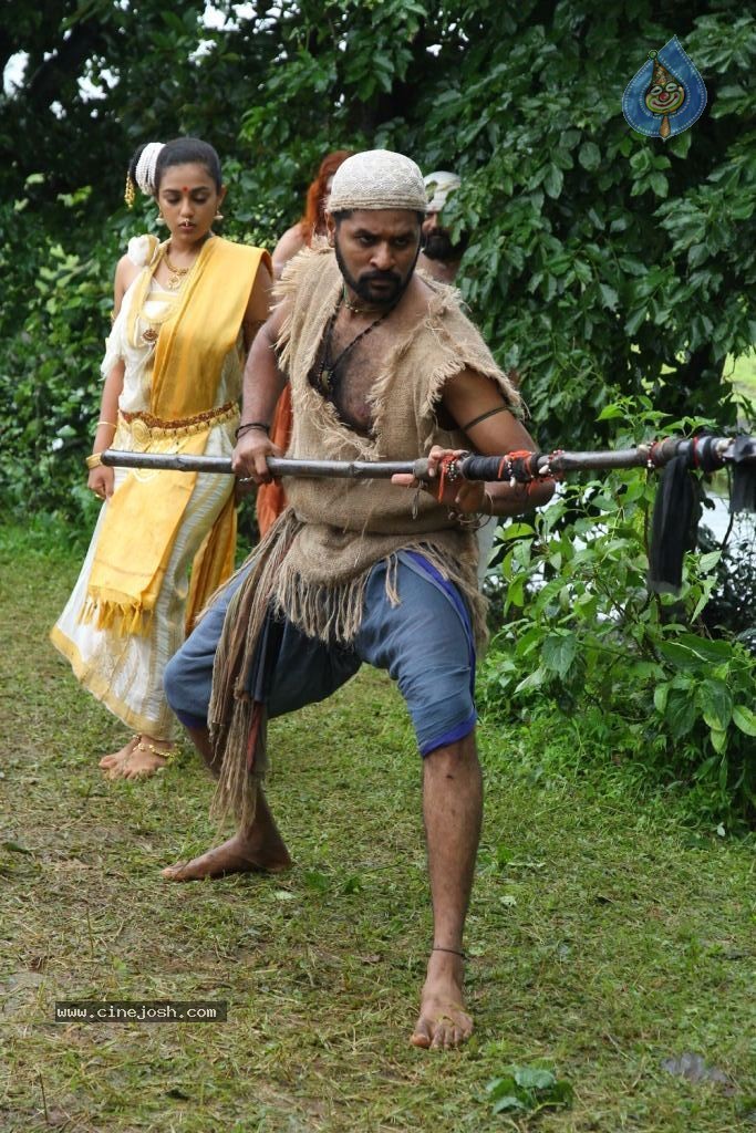 Urumi Movie New Stills - 7 / 56 photos