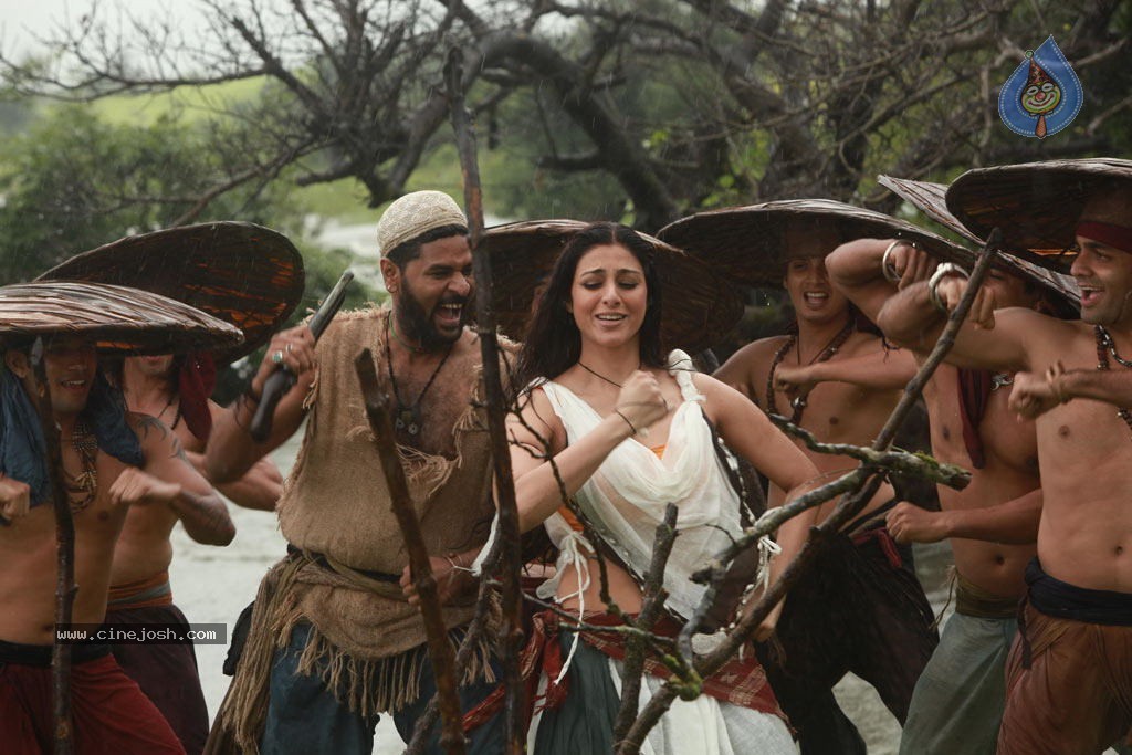 Urumi Tamil Movie Stills - 2 / 21 photos