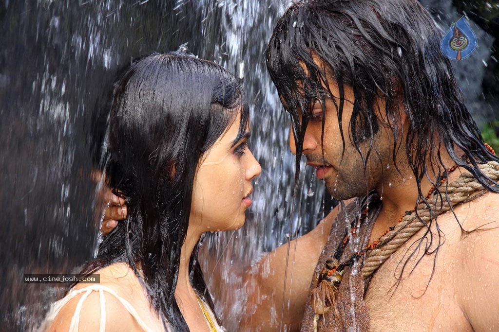 Urumi Tamil Movie Stills - 5 / 21 photos