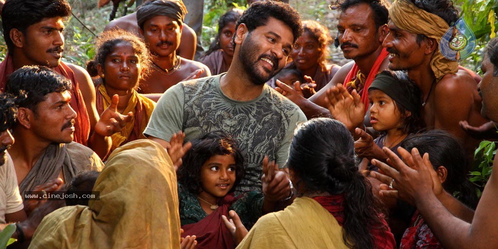Urumi Tamil Movie Stills - 10 / 21 photos