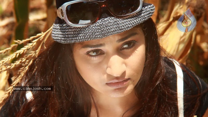 Usuru Movie New Stills - 42 / 67 photos