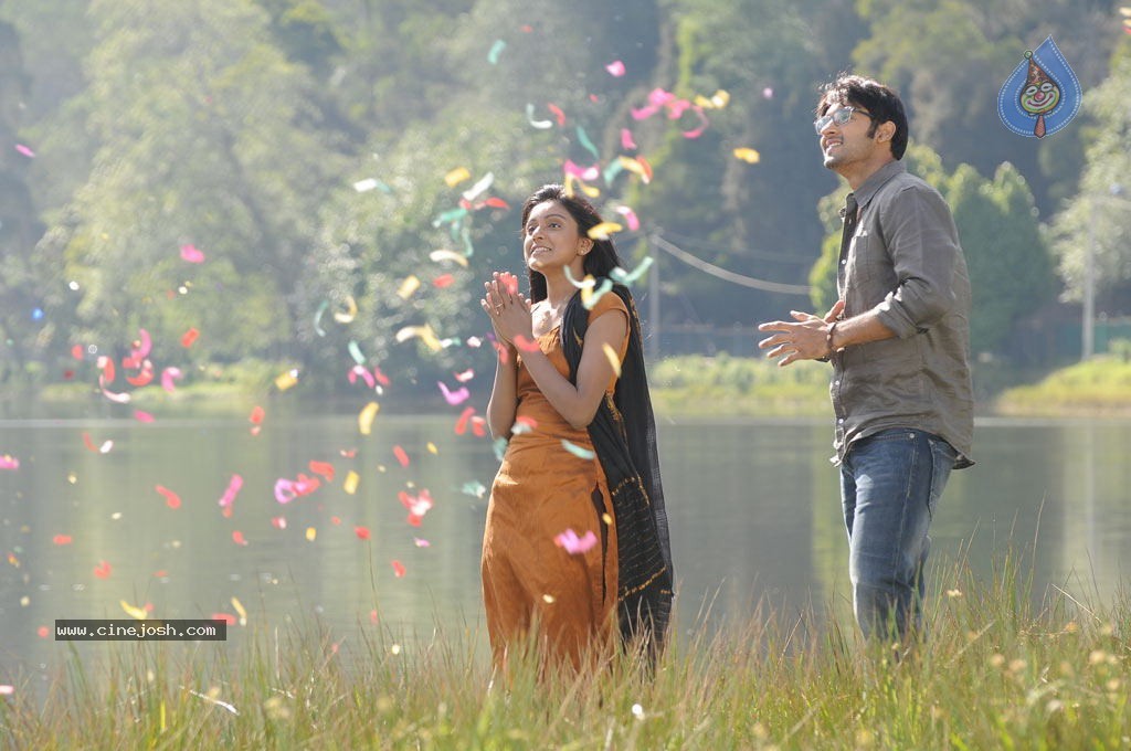 Uyir Mozhi Tamil Movie Stills - 1 / 71 photos