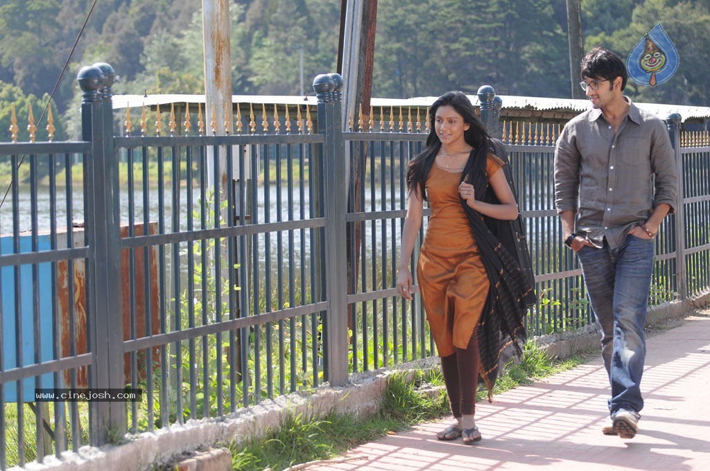 Uyir Mozhi Tamil Movie Stills - 23 / 71 photos