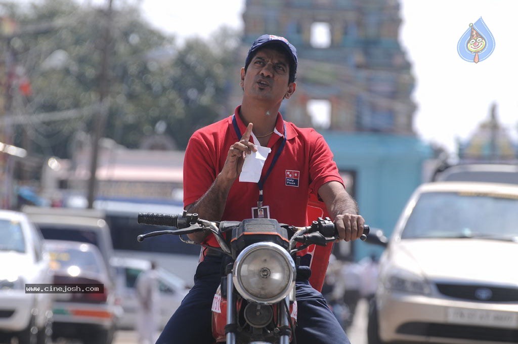Uyir Mozhi Tamil Movie Stills - 24 / 71 photos