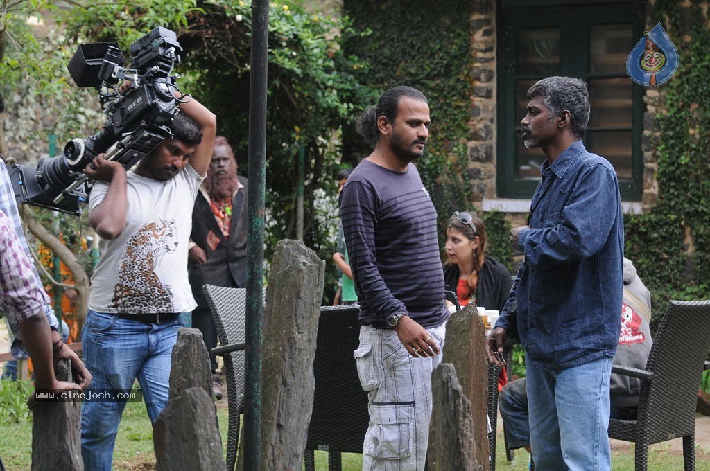 Uyir Mozhi Tamil Movie Stills - 30 / 71 photos