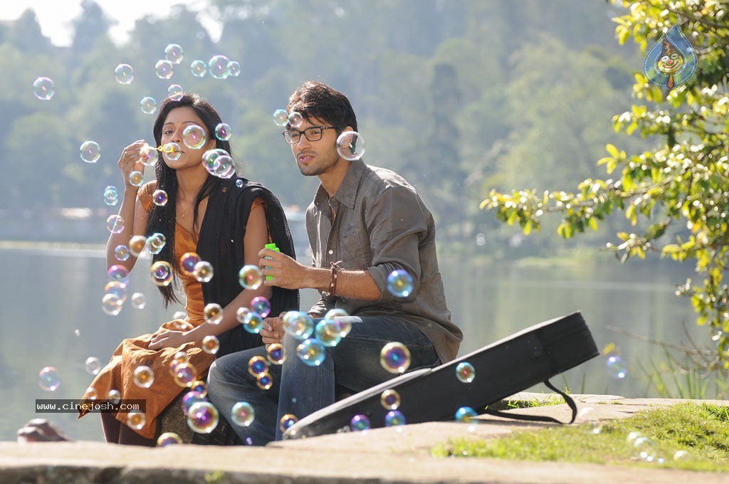 Uyir Mozhi Tamil Movie Stills - 55 / 71 photos