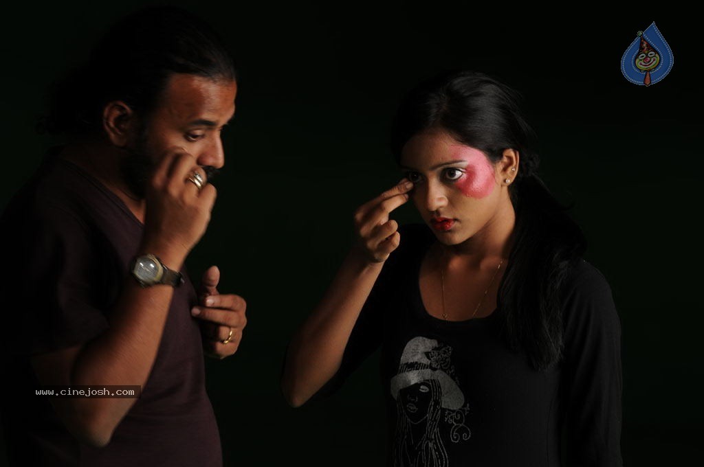 Uyir Mozhi Tamil Movie Stills - 57 / 71 photos