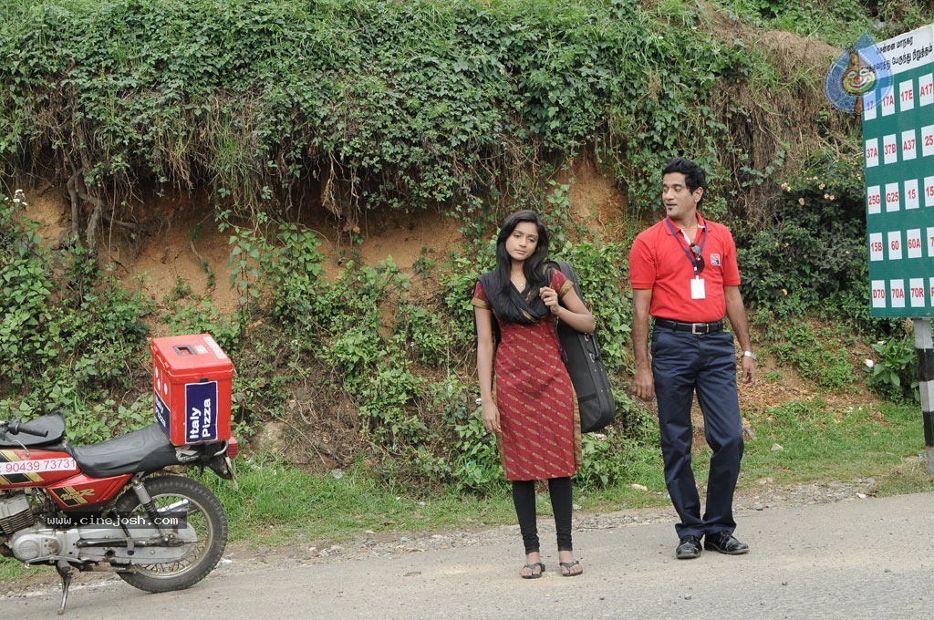 Uyir Mozhi Tamil Movie Stills - 59 / 71 photos