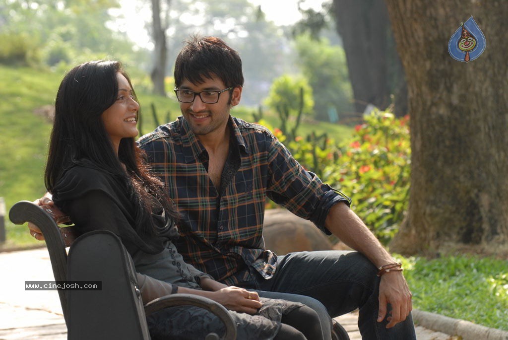 Uyir Mozhi Tamil Movie Stills - 68 / 71 photos