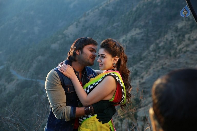Uyire Uyire Tamil Movie Photos - 7 / 12 photos