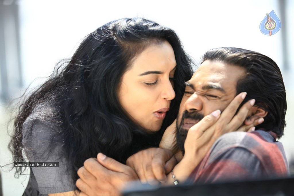 Uyirin Osai Tamil Movie Stills - 26 / 90 photos