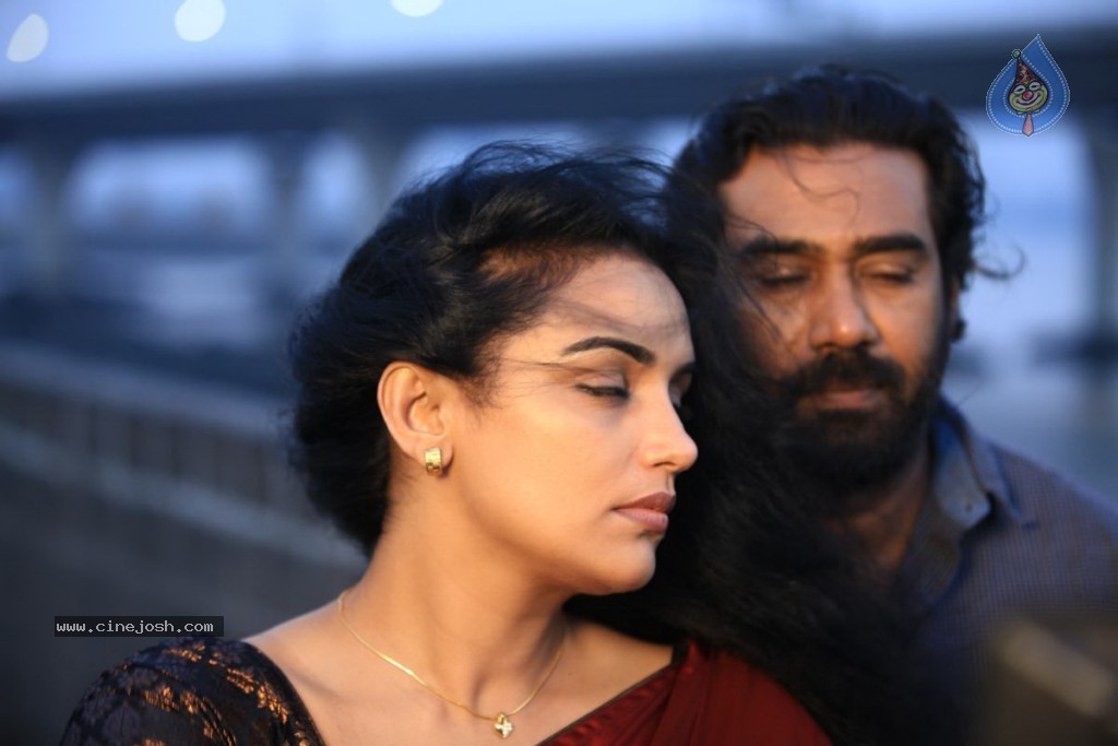 Uyirin Osai Tamil Movie Stills - 36 / 90 photos