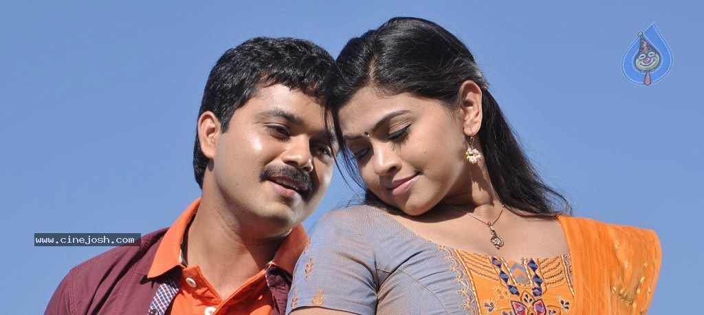 Uyirukku Uyiraga Tamil Movie Hot Stills - 19 / 41 photos