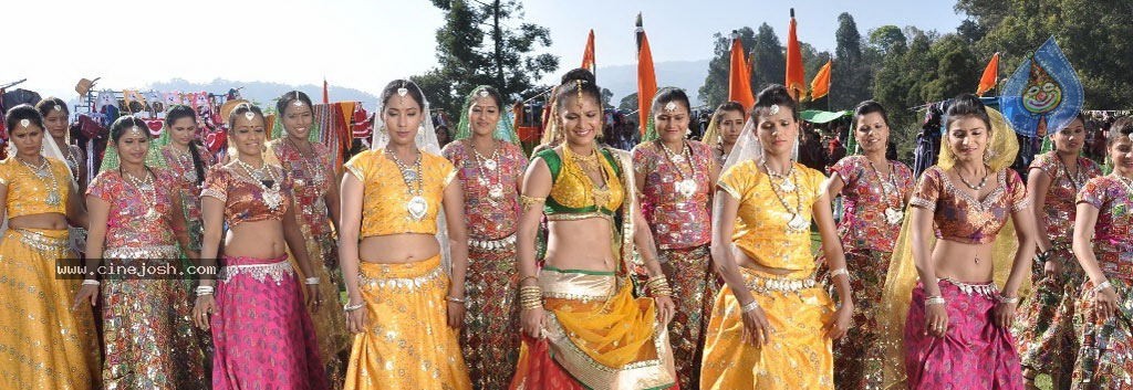 Uyirukku Uyiraga Tamil Movie Stills - 29 / 62 photos