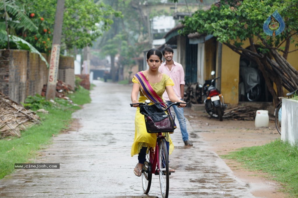 Uyyala Jampala Movie Stills - 7 / 15 photos