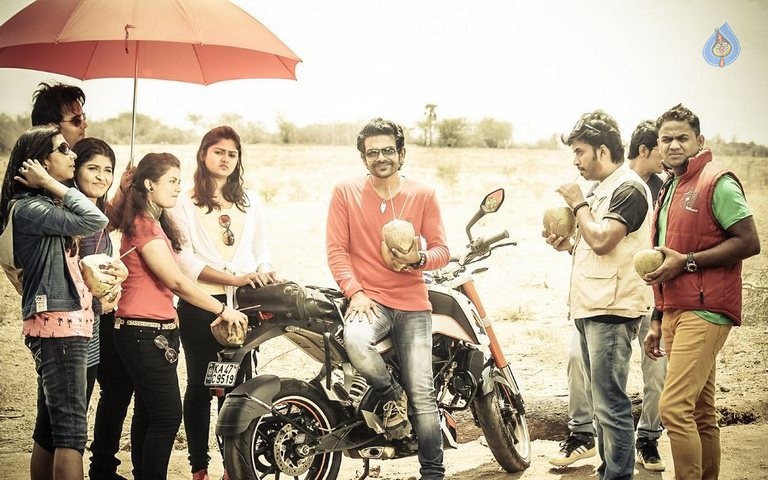V Tamil Movie Photos - 7 / 42 photos